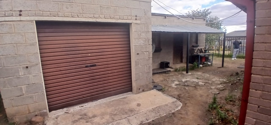 2 Bedroom Property for Sale in Botshabelo Free State